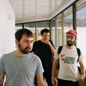 Mujeres presenta "Un Sentimiento Importante"
